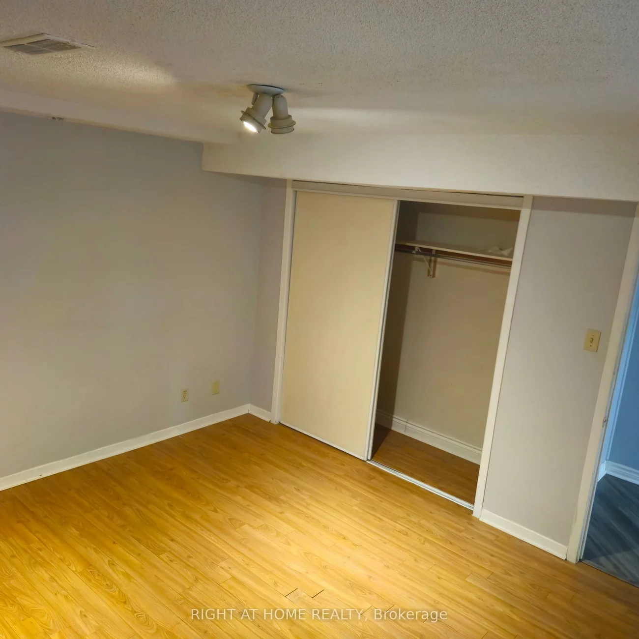 43, Attridge, Aurora Village, Aurora