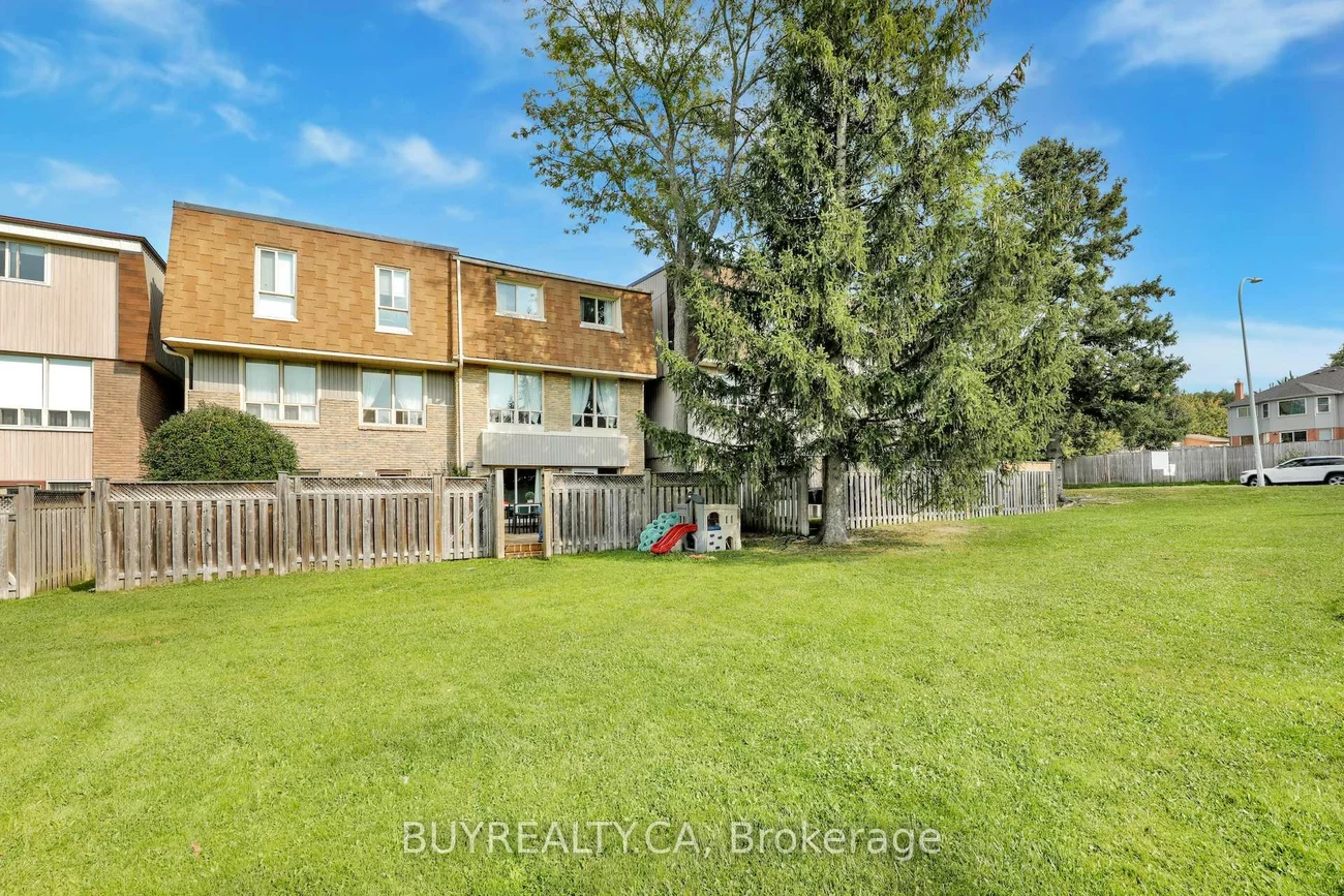 104, Poplar, Aurora Highlands, Aurora