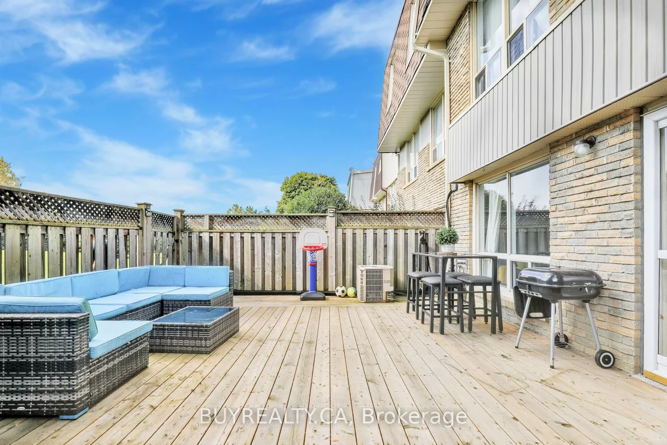 104, Poplar, Aurora Highlands, Aurora