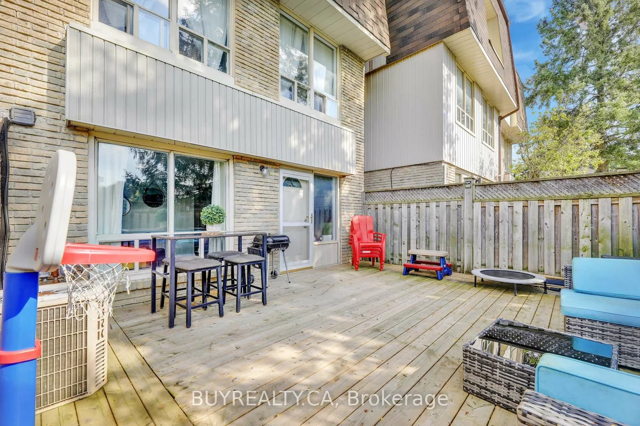104, Poplar, Aurora Highlands, Aurora