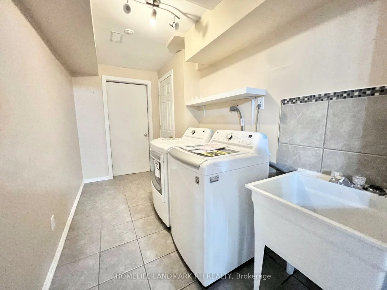 11, Cottinghill, Bayview Northeast, Aurora
