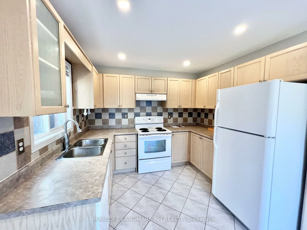 11, Cottinghill, Bayview Northeast, Aurora