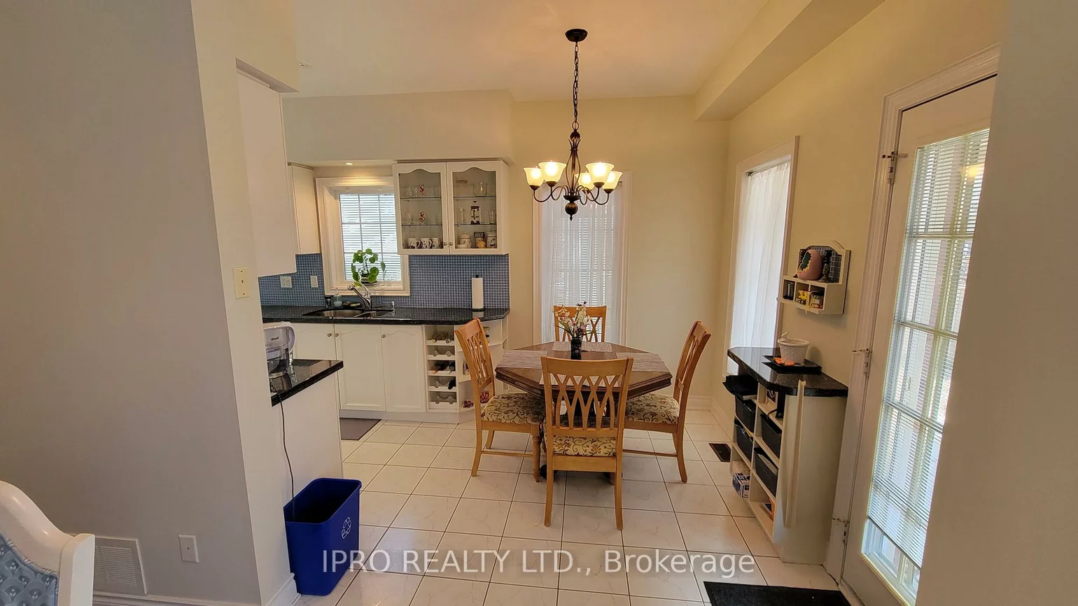 70, Ochalski, Bayview Wellington, Aurora