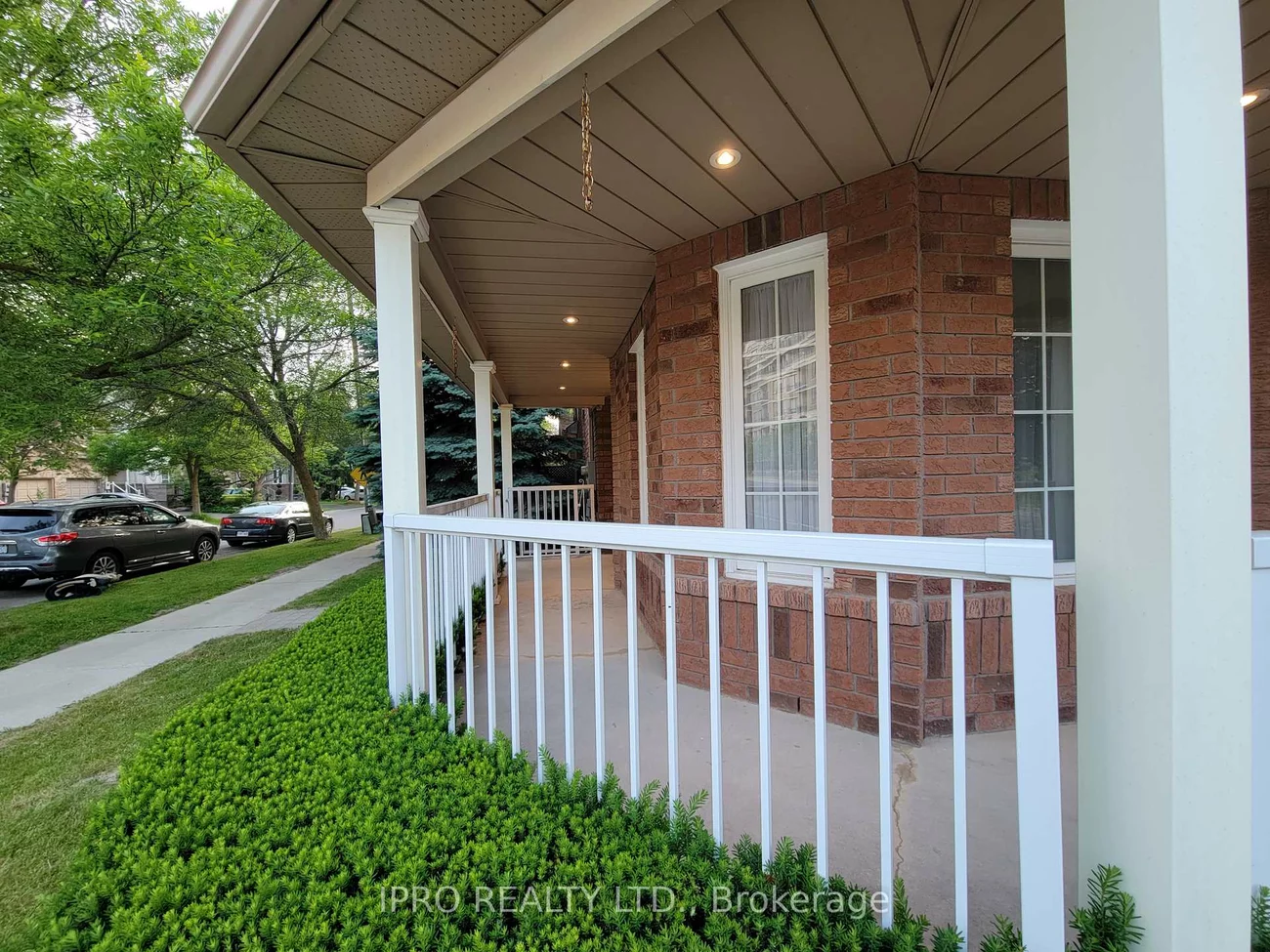 70, Ochalski, Bayview Wellington, Aurora