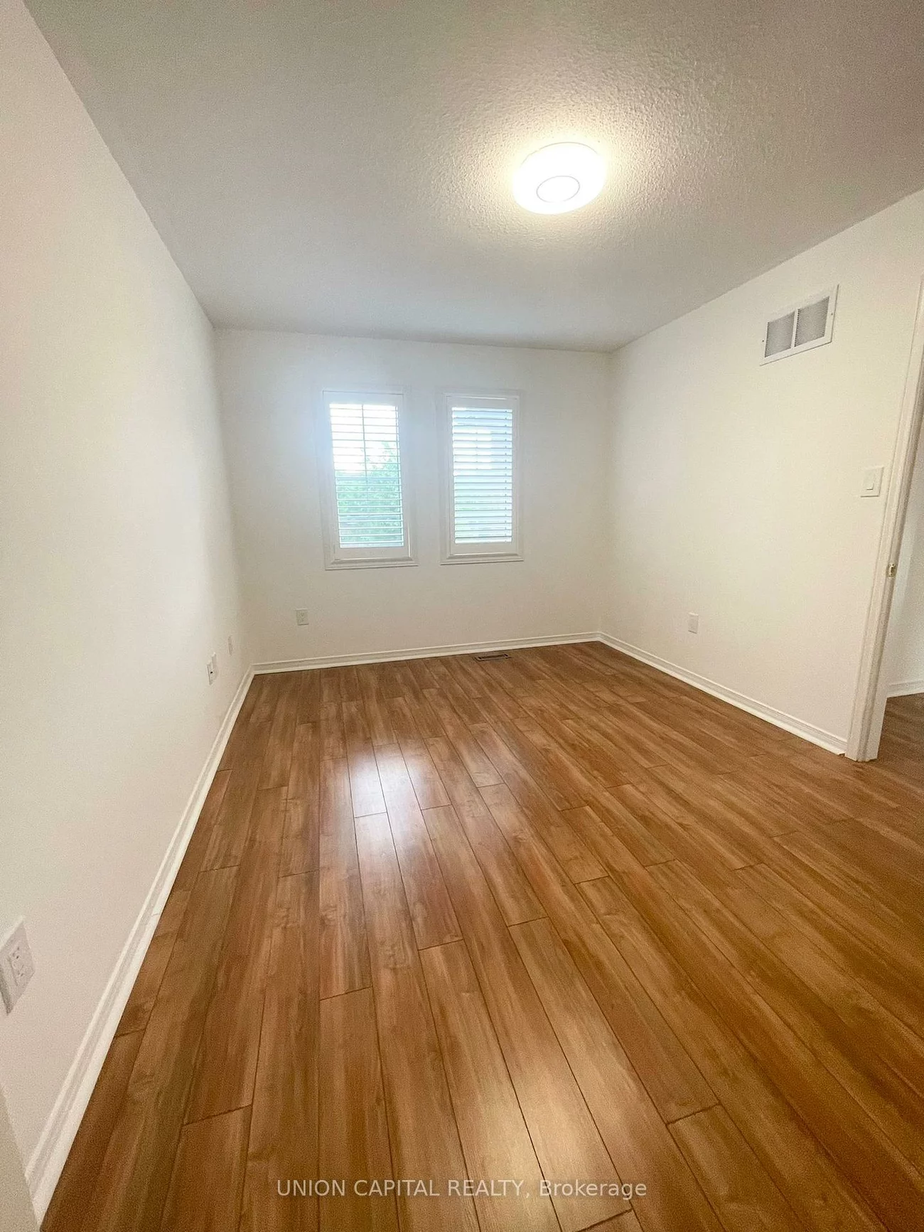 91, Starr, Bayview Wellington, Aurora