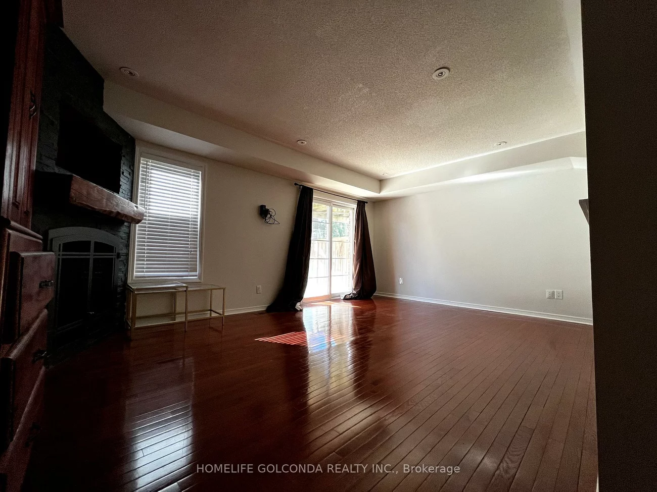 139, Chapman, Aurora Grove, Aurora