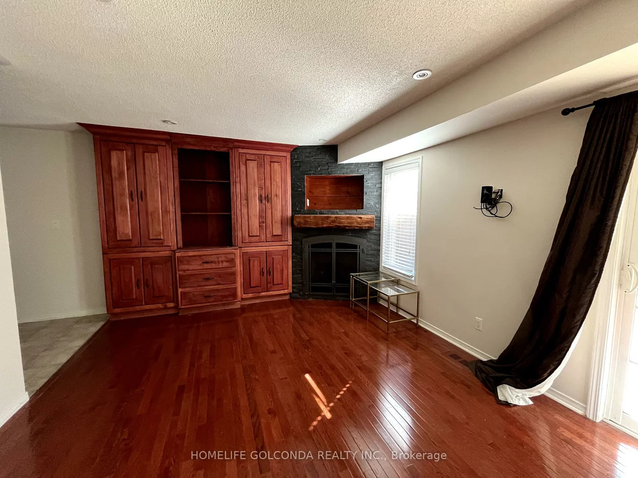 139, Chapman, Aurora Grove, Aurora