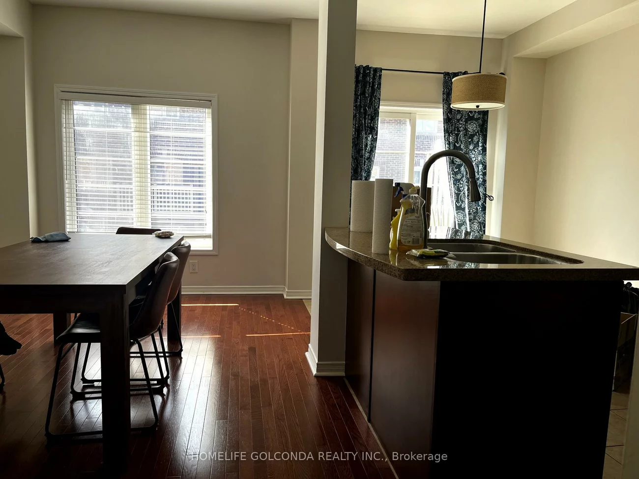 139, Chapman, Aurora Grove, Aurora