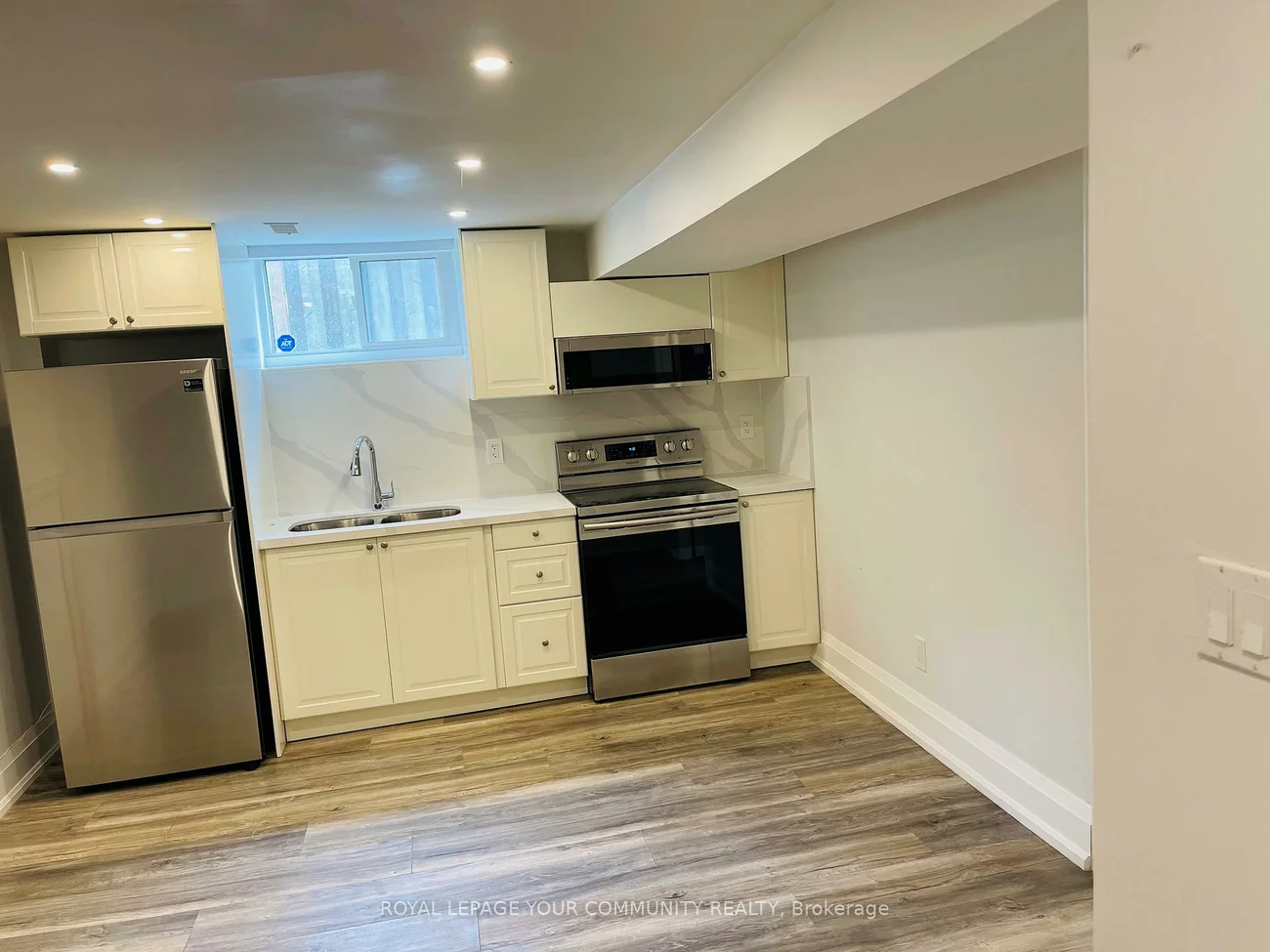 32, Kitimat, Aurora Heights, Aurora
