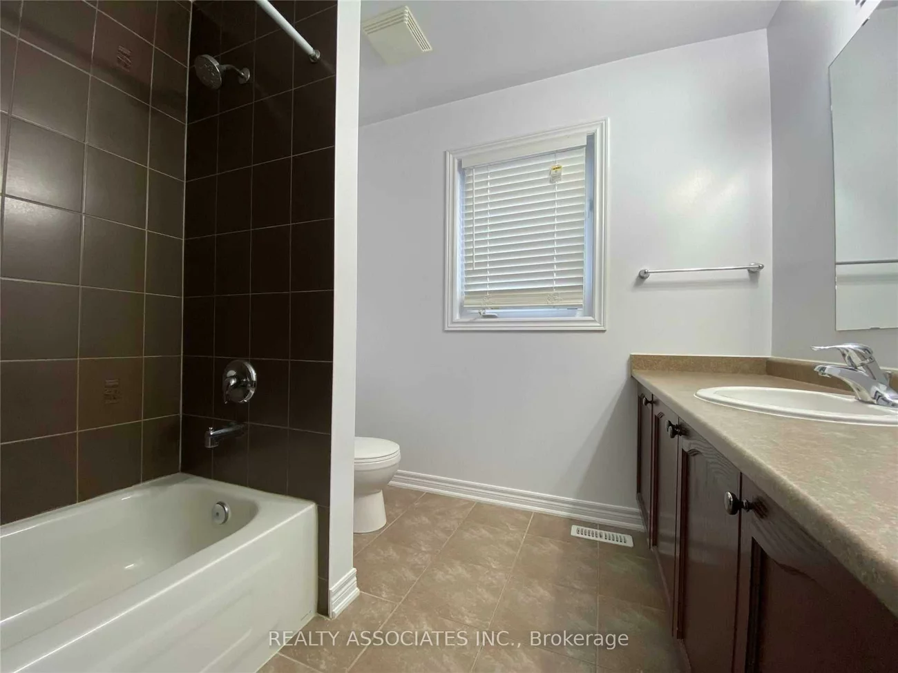 120, Spring Farm, Bayview Wellington, Aurora