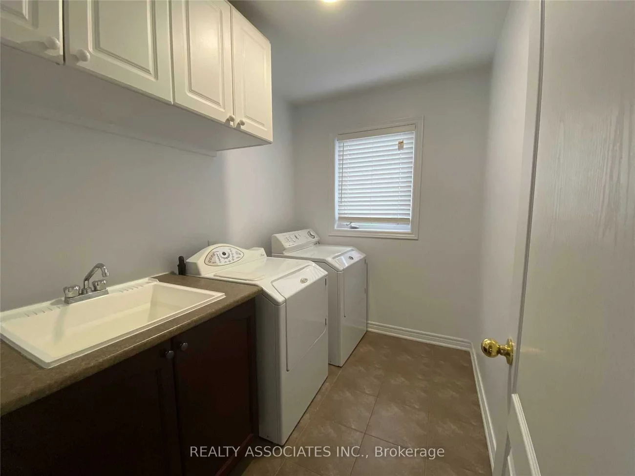 120, Spring Farm, Bayview Wellington, Aurora