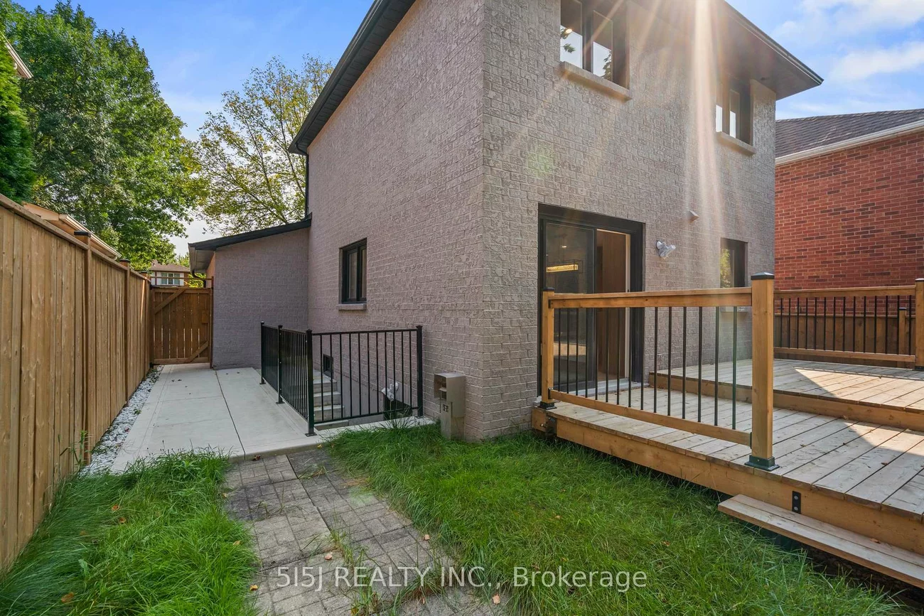 61, Crawford Rose, Aurora Heights, Aurora
