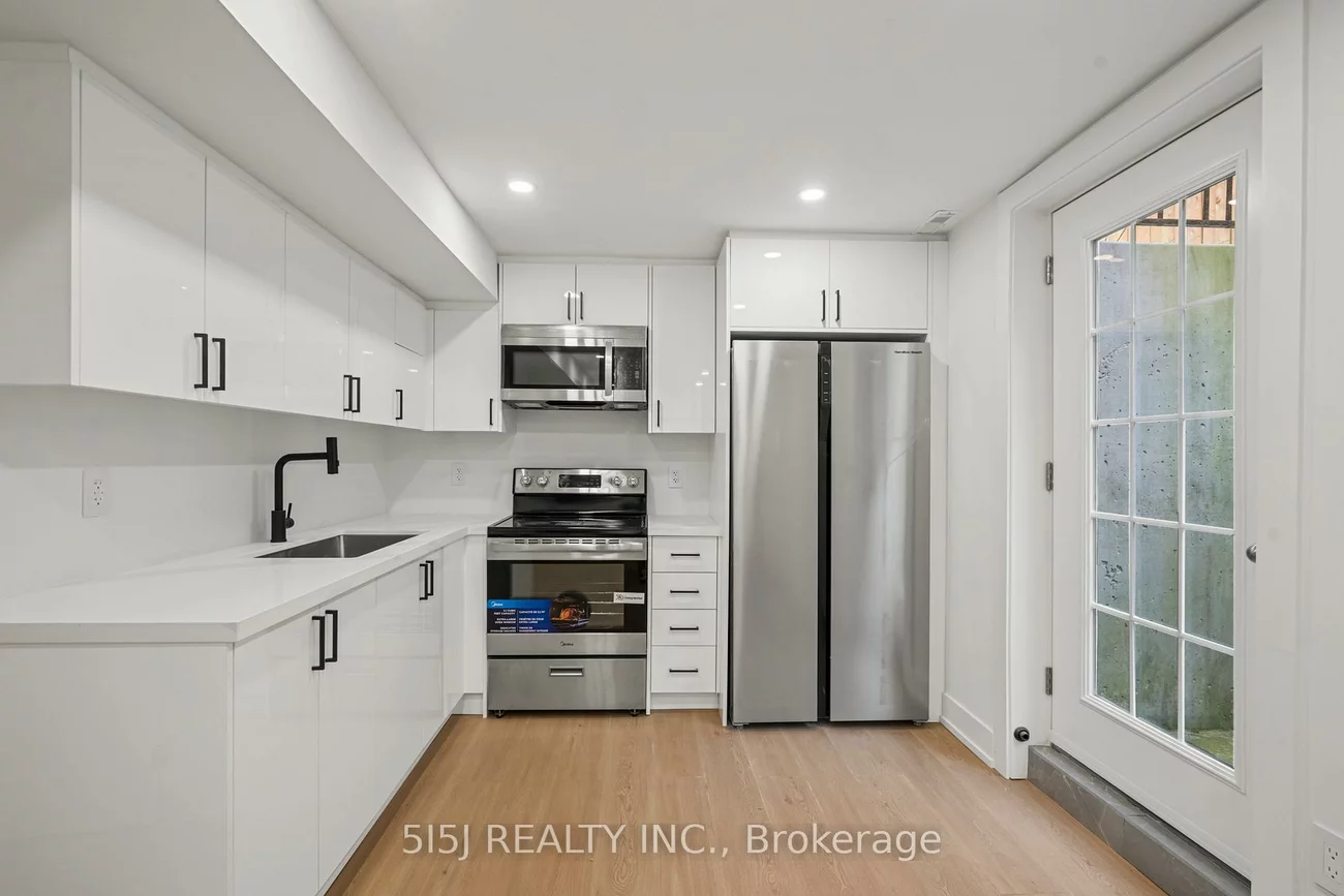 61, Crawford Rose, Aurora Heights, Aurora