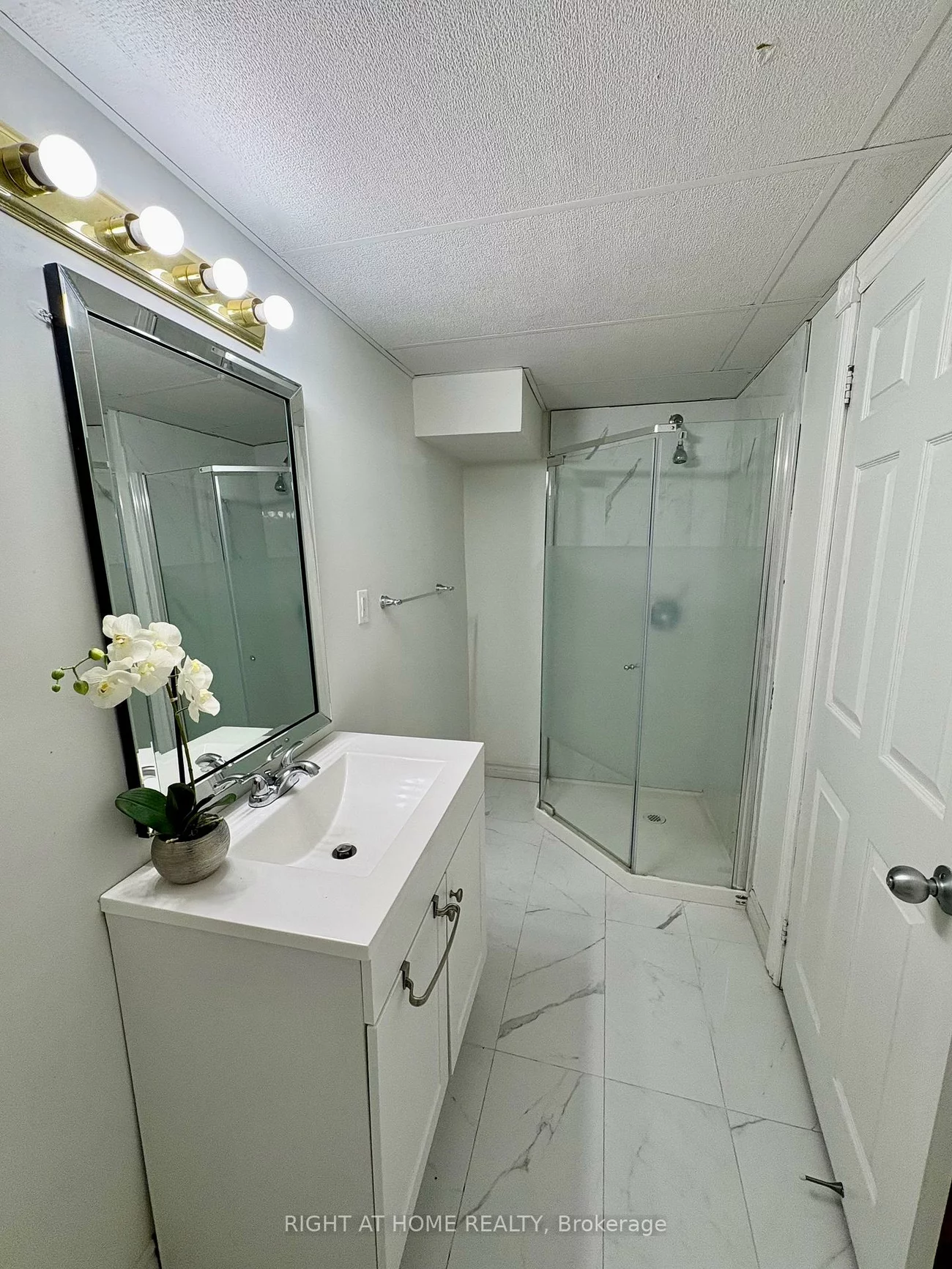 2, Harmon, Aurora Heights, Aurora