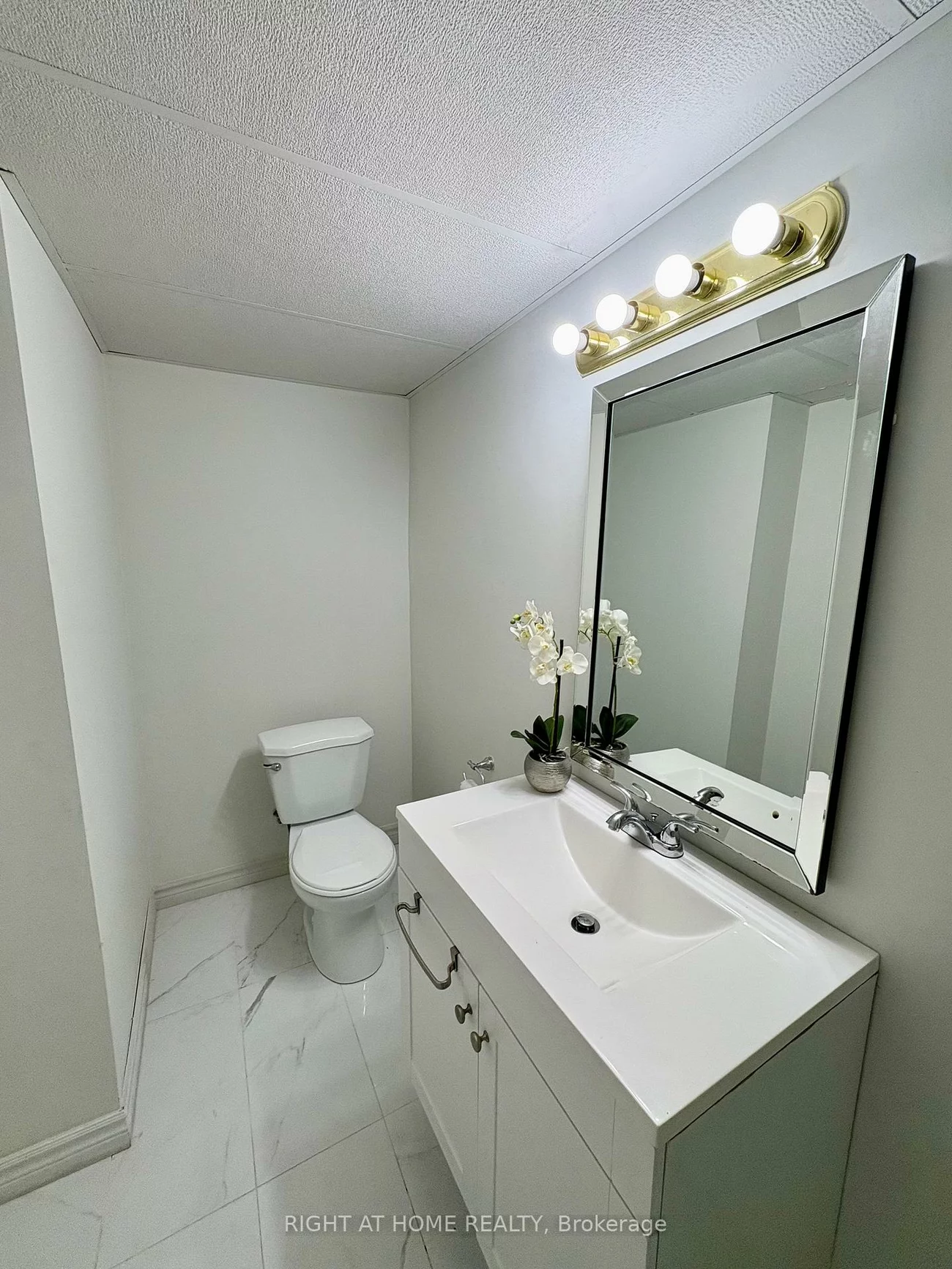 2, Harmon, Aurora Heights, Aurora