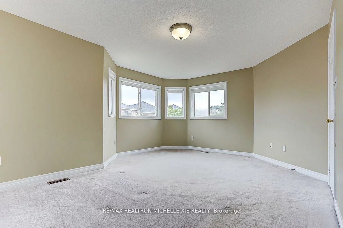 45, Pinnacle, Bayview Wellington, Aurora