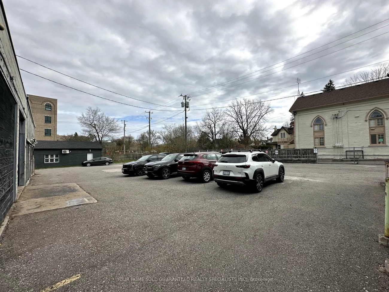 10, Mosley, Aurora Village, Aurora