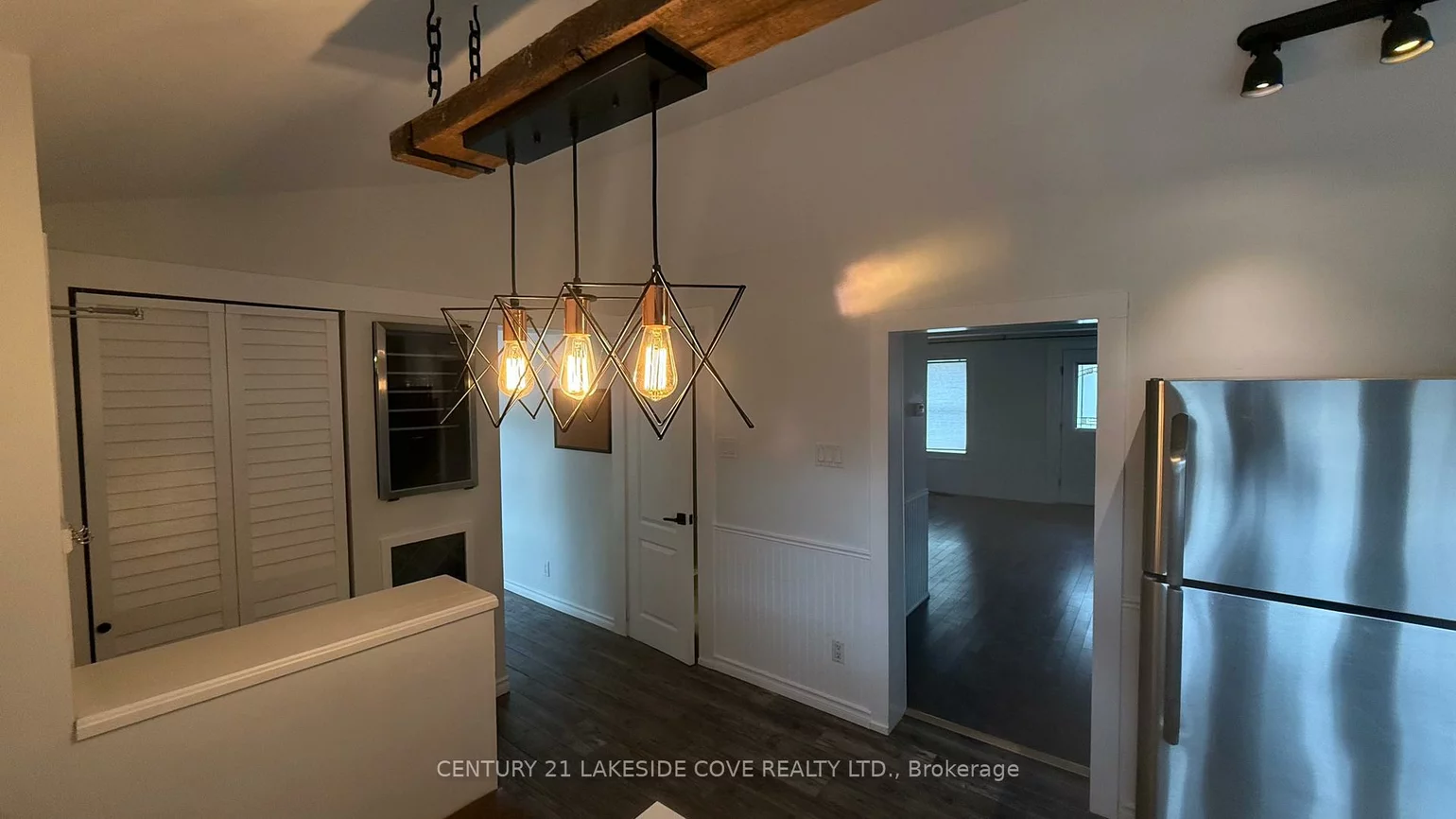 15, Tyler, Aurora Village, Aurora