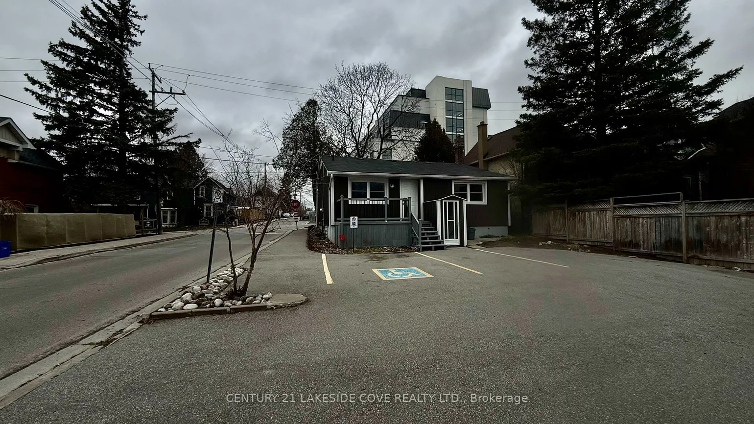 15, Tyler, Aurora Village, Aurora
