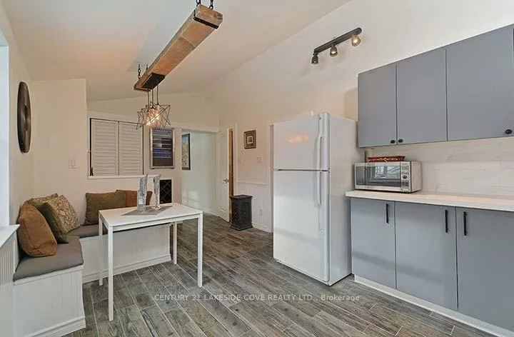 15, Tyler, Aurora Village, Aurora