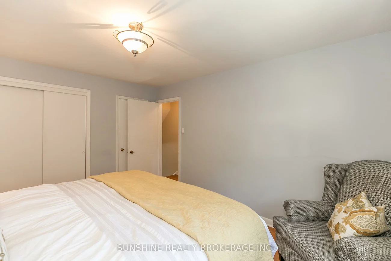 6, Laurentide, Aurora Heights, Aurora