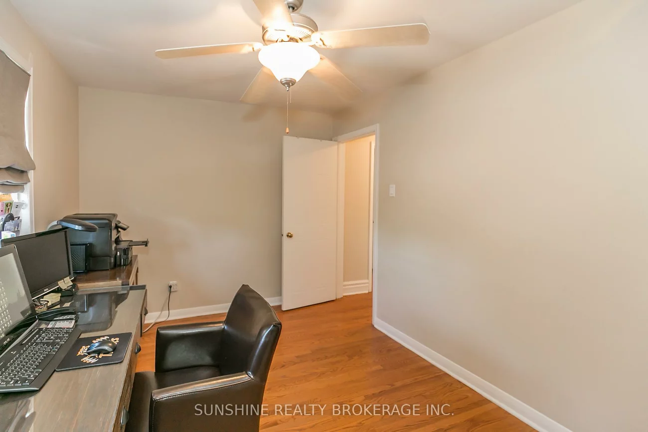 6, Laurentide, Aurora Heights, Aurora