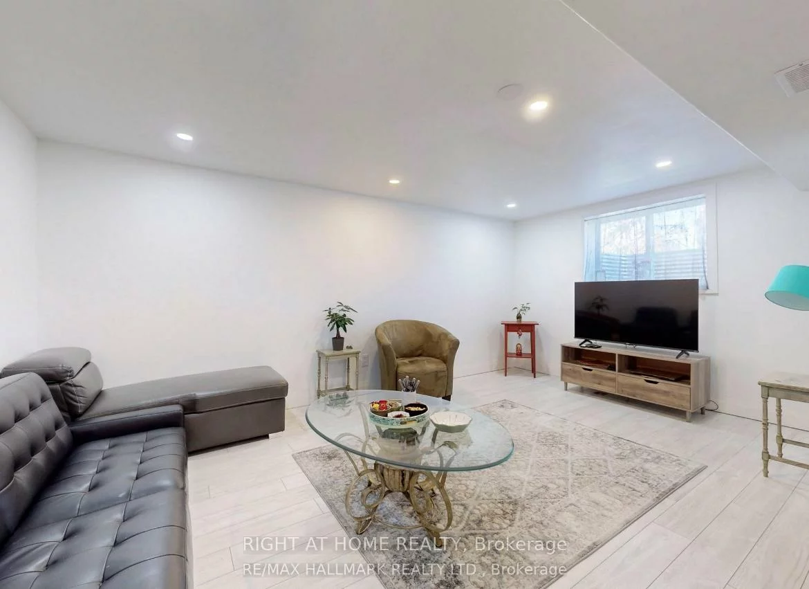 11, Jasper, Aurora Heights, Aurora