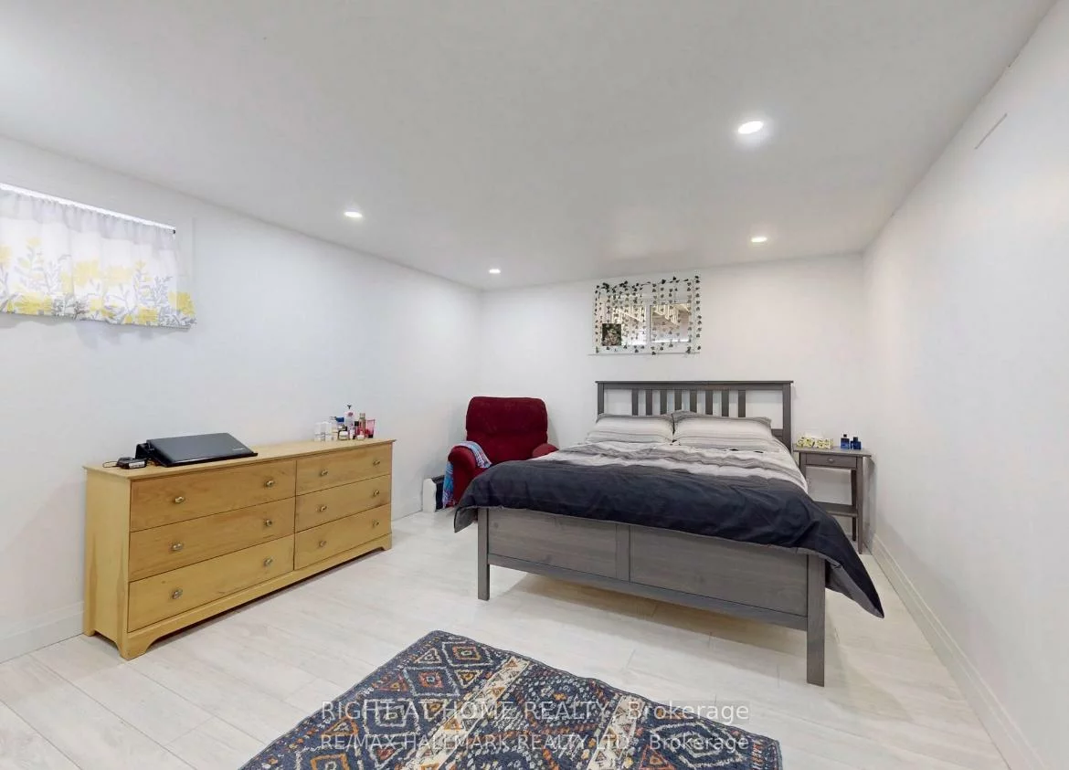 11, Jasper, Aurora Heights, Aurora