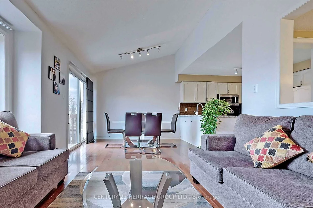 46, Rush, Bayview Wellington, Aurora