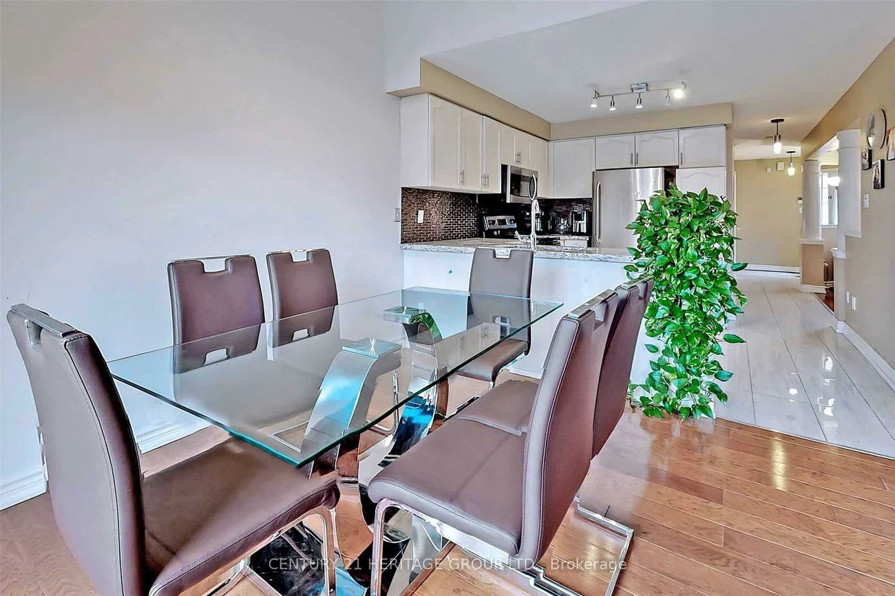 46, Rush, Bayview Wellington, Aurora
