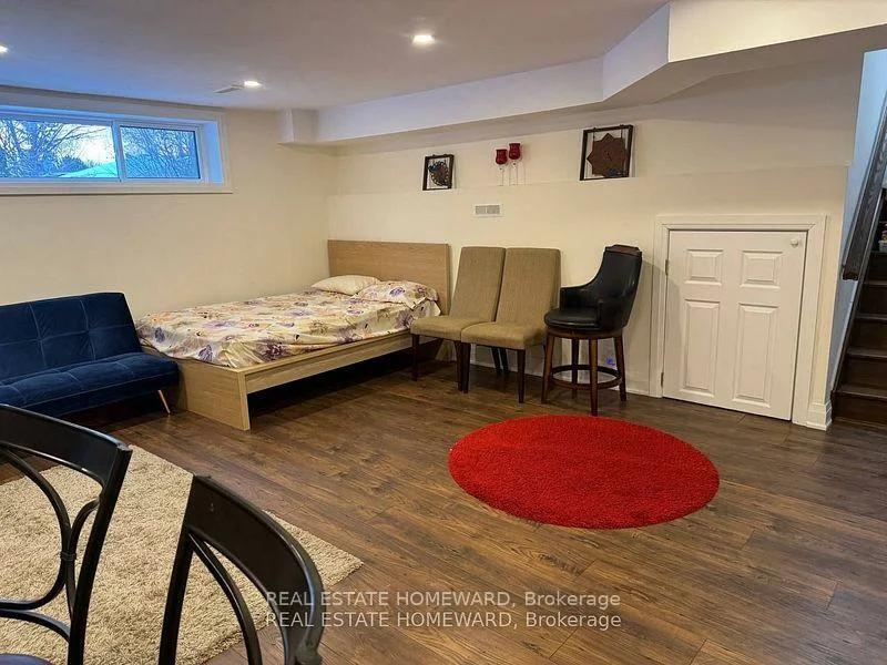 13, Devins, Aurora Heights, Aurora