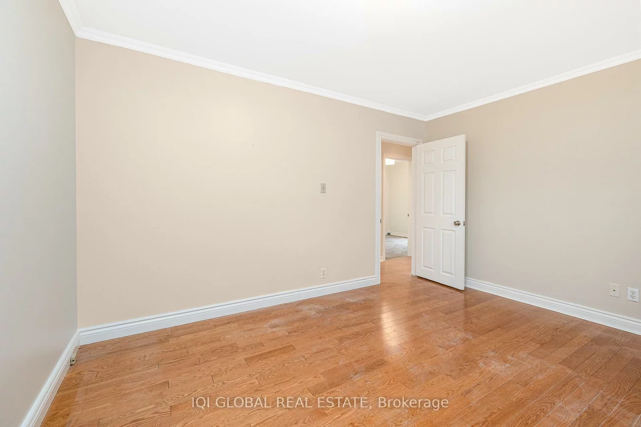 10, Holman, Aurora Highlands, Aurora