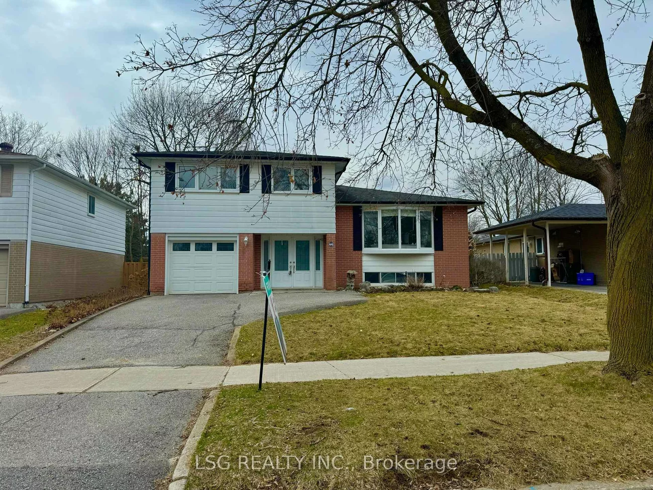 46, Devins, Aurora Heights, Aurora