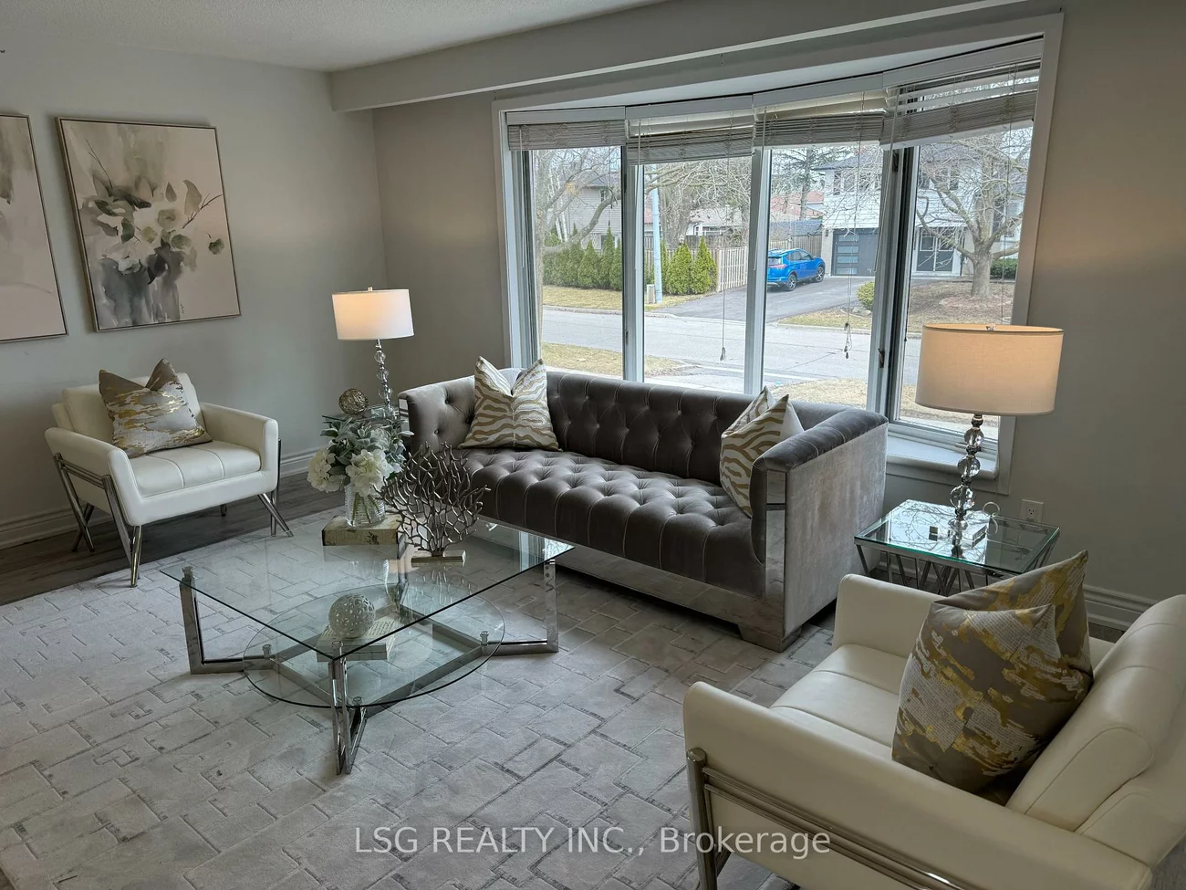 46, Devins, Aurora Heights, Aurora