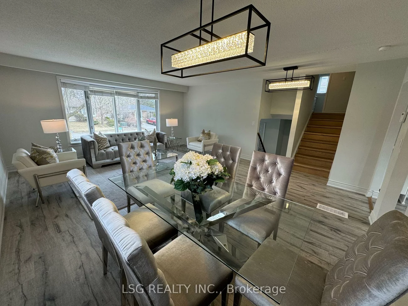 46, Devins, Aurora Heights, Aurora