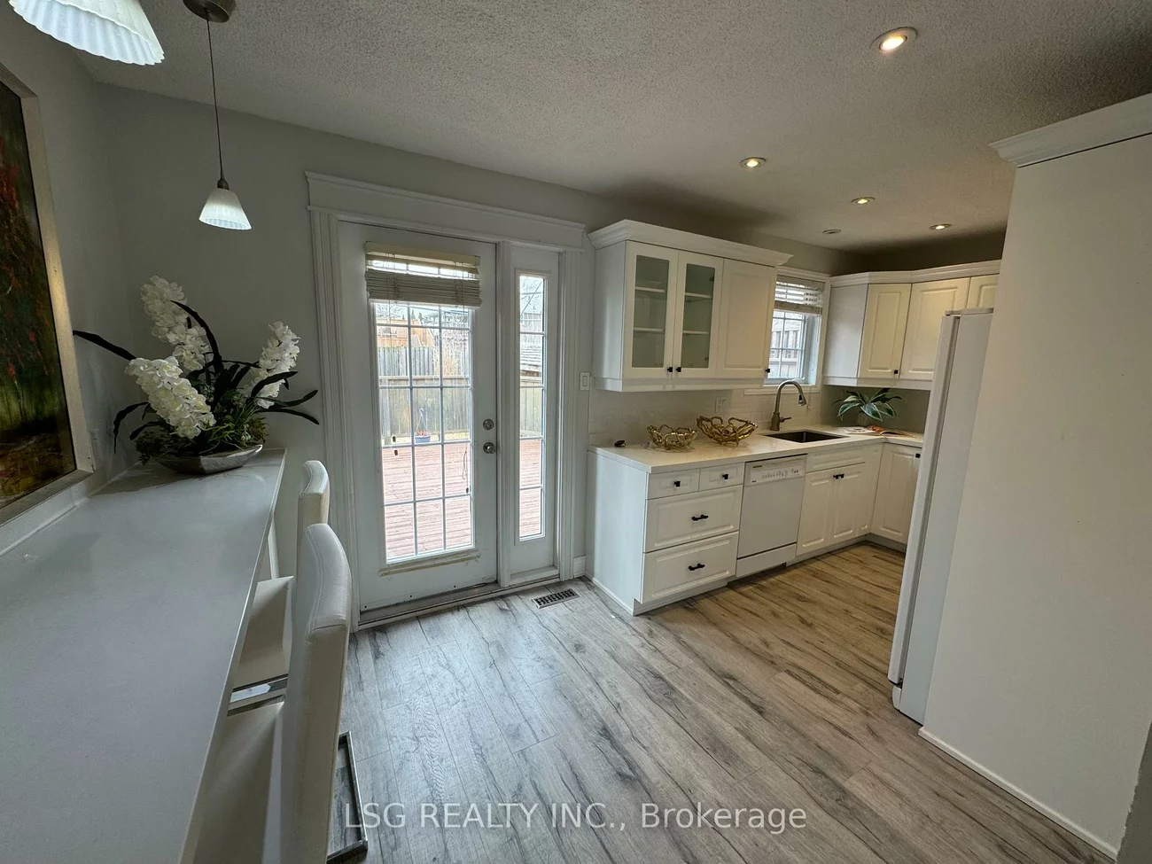 46, Devins, Aurora Heights, Aurora