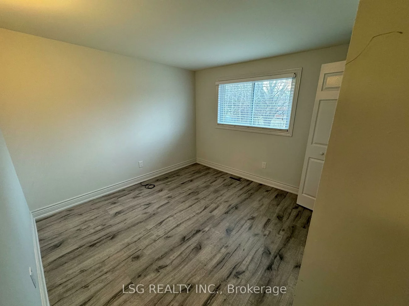 46, Devins, Aurora Heights, Aurora