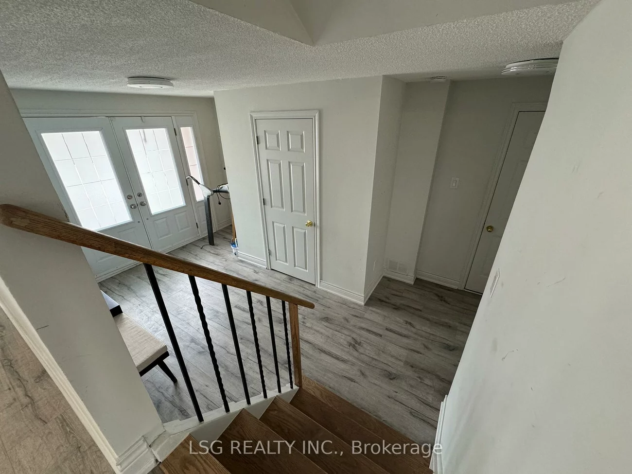46, Devins, Aurora Heights, Aurora