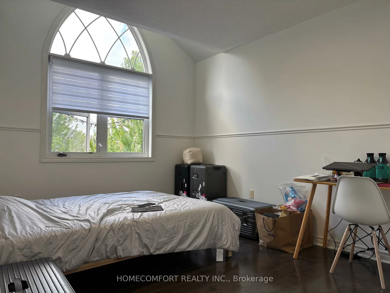 230, Lewis Honey, Bayview Northeast, Aurora