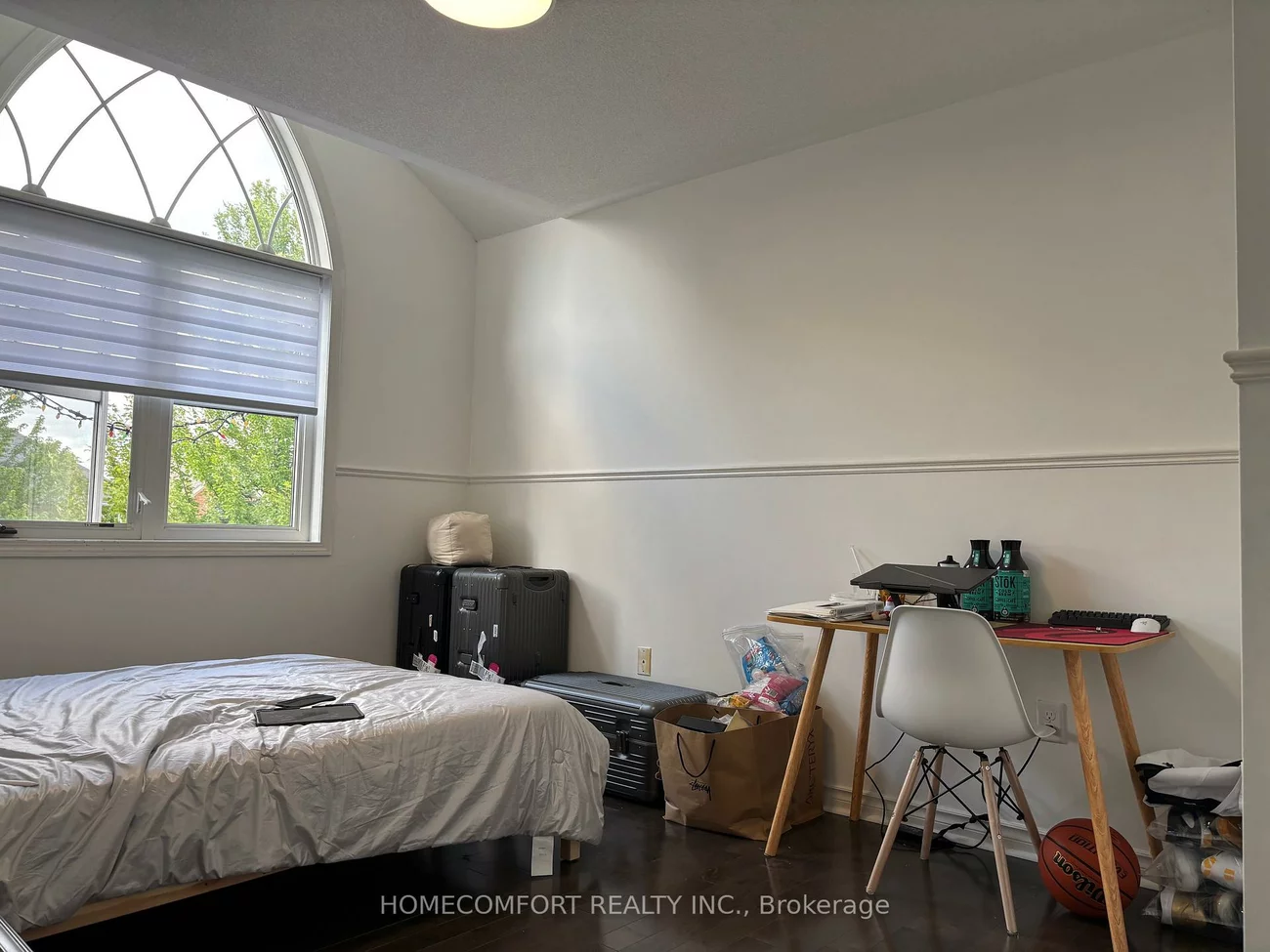 230, Lewis Honey, Bayview Northeast, Aurora