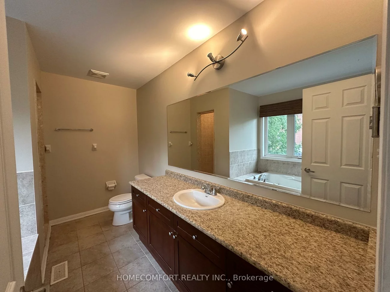 230, Lewis Honey, Bayview Northeast, Aurora