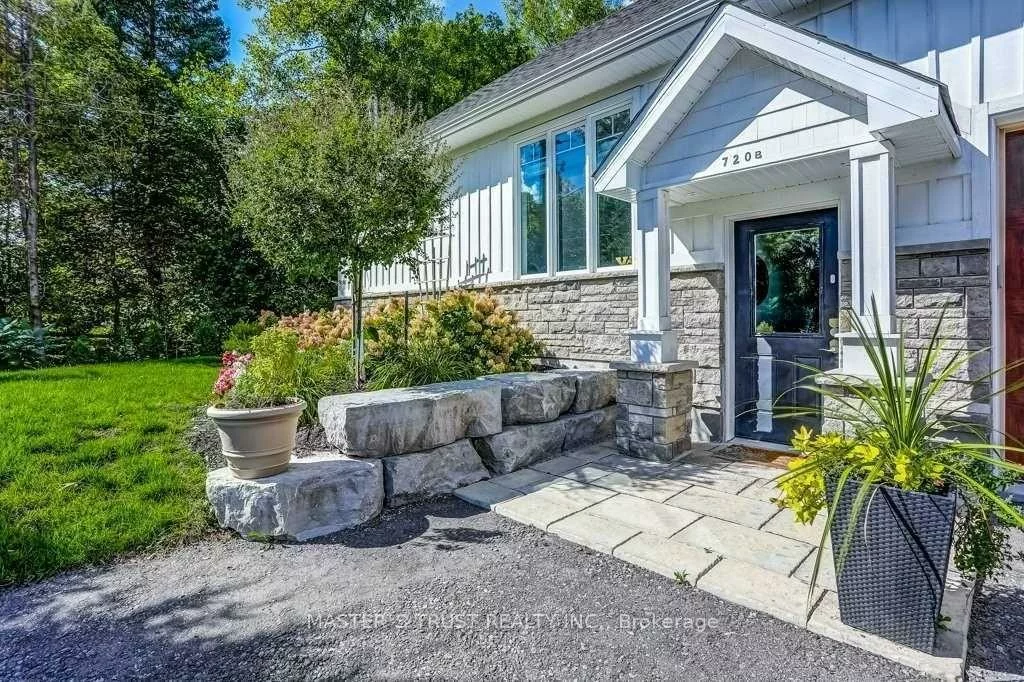 720B, Wellington, Aurora Heights, Aurora