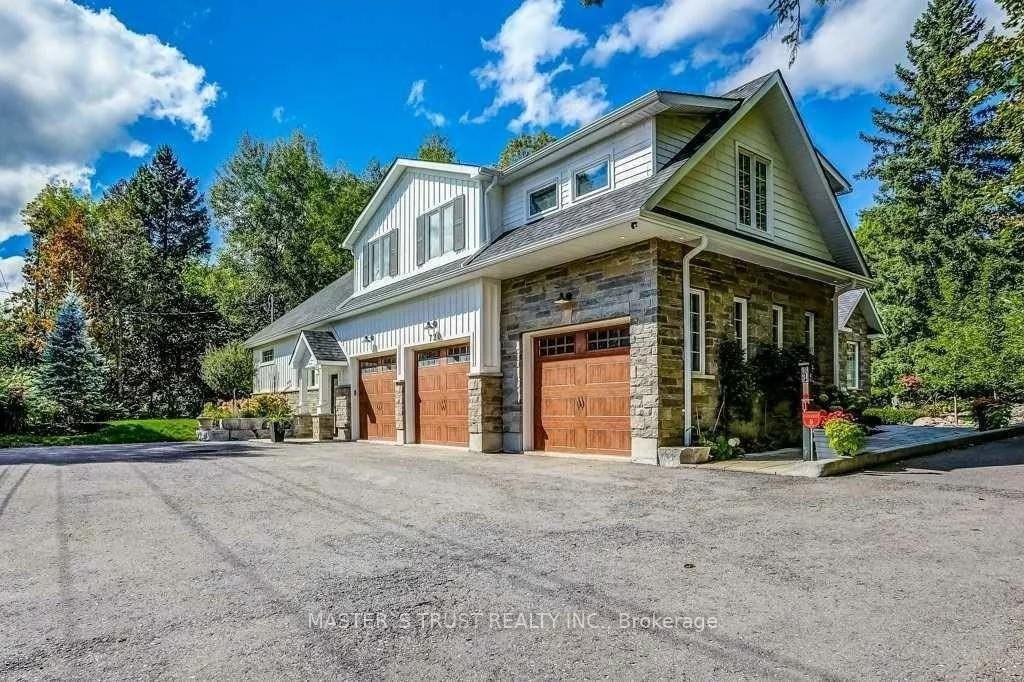 720B, Wellington, Aurora Heights, Aurora