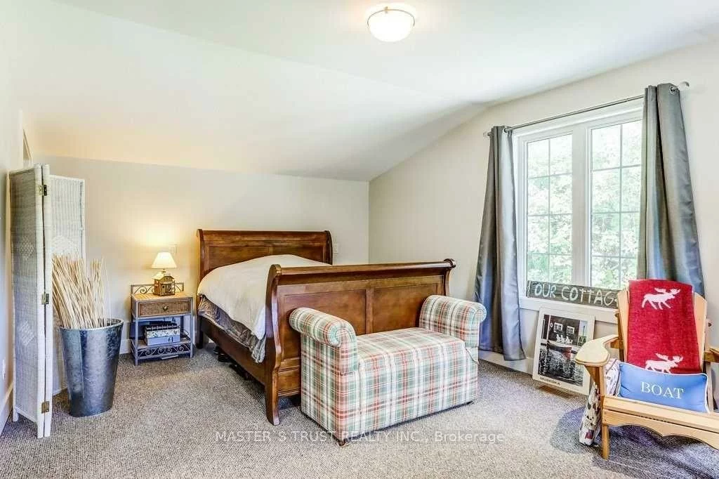 720B, Wellington, Aurora Heights, Aurora