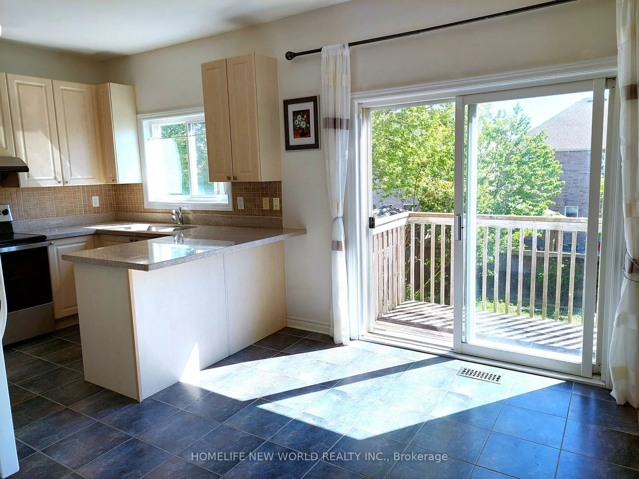 223, Bilbrough, Bayview Northeast, Aurora