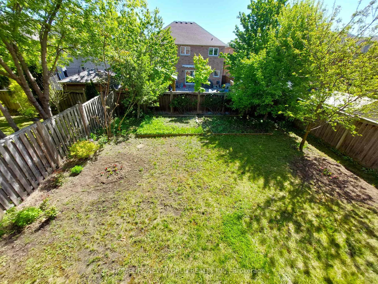 223, Bilbrough, Bayview Northeast, Aurora