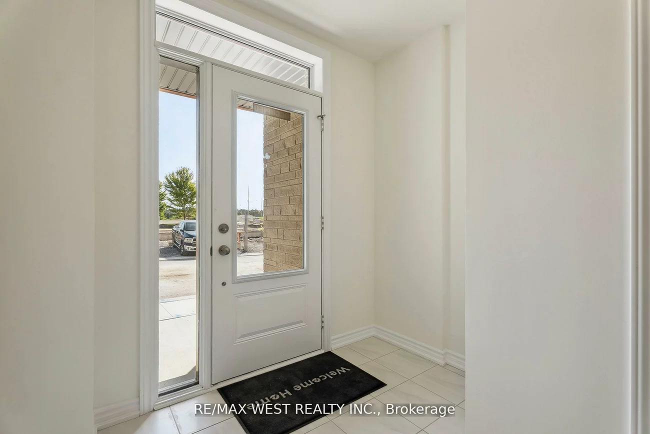 149, Blick, Bayview Wellington, Aurora