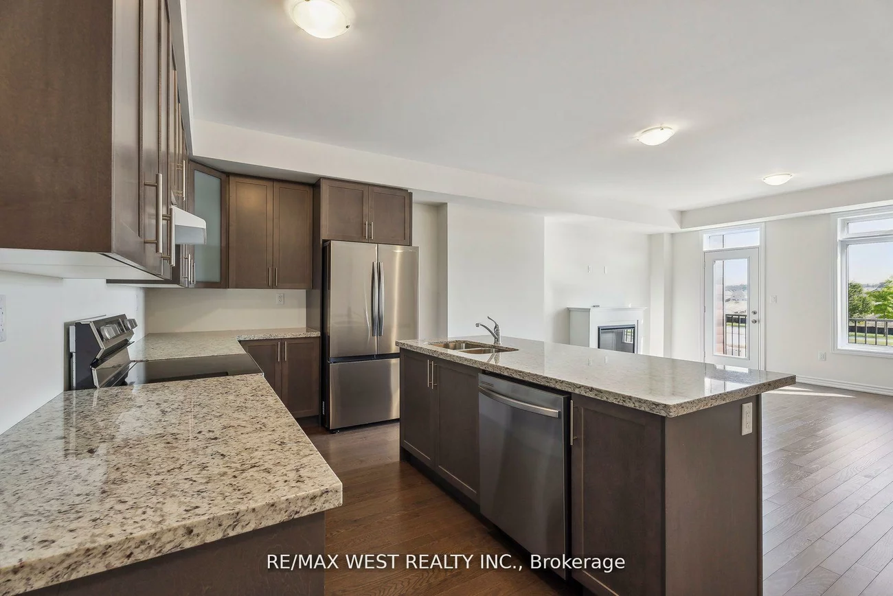 149, Blick, Bayview Wellington, Aurora
