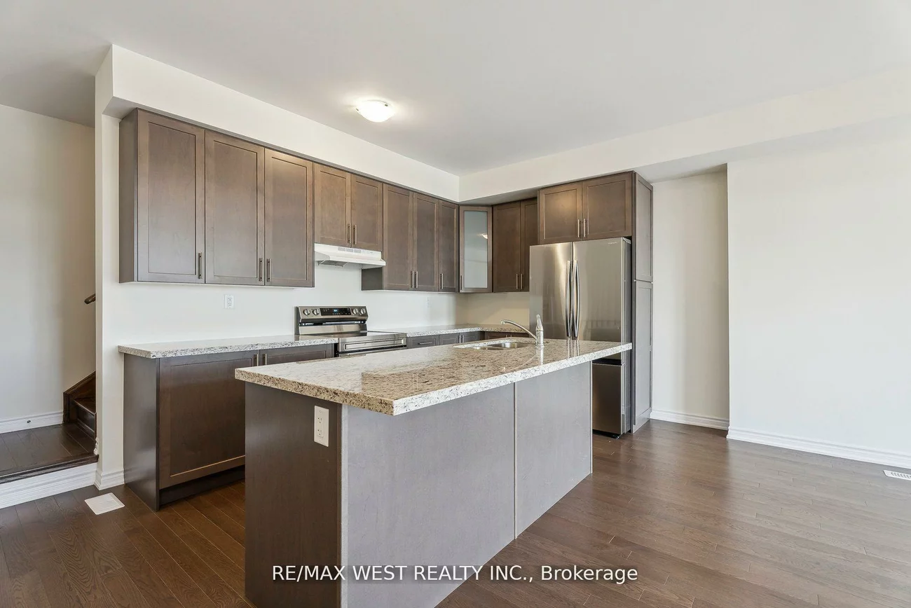149, Blick, Bayview Wellington, Aurora