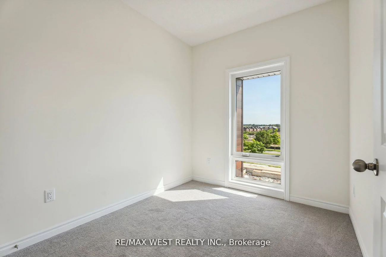149, Blick, Bayview Wellington, Aurora